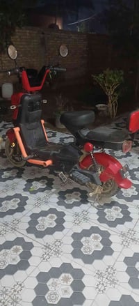 اسلام عليكم بايسكل للبيع نضيف وغراضه كامله رقمي 07742330566