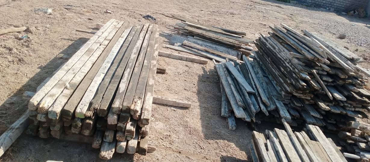 سلام عليكم ورحمه الله وبركاته 
خشب البيع  يدك طابق ثاني وكثر 
والباقي شوف الاعين 
الاستفسار تصل ***********
