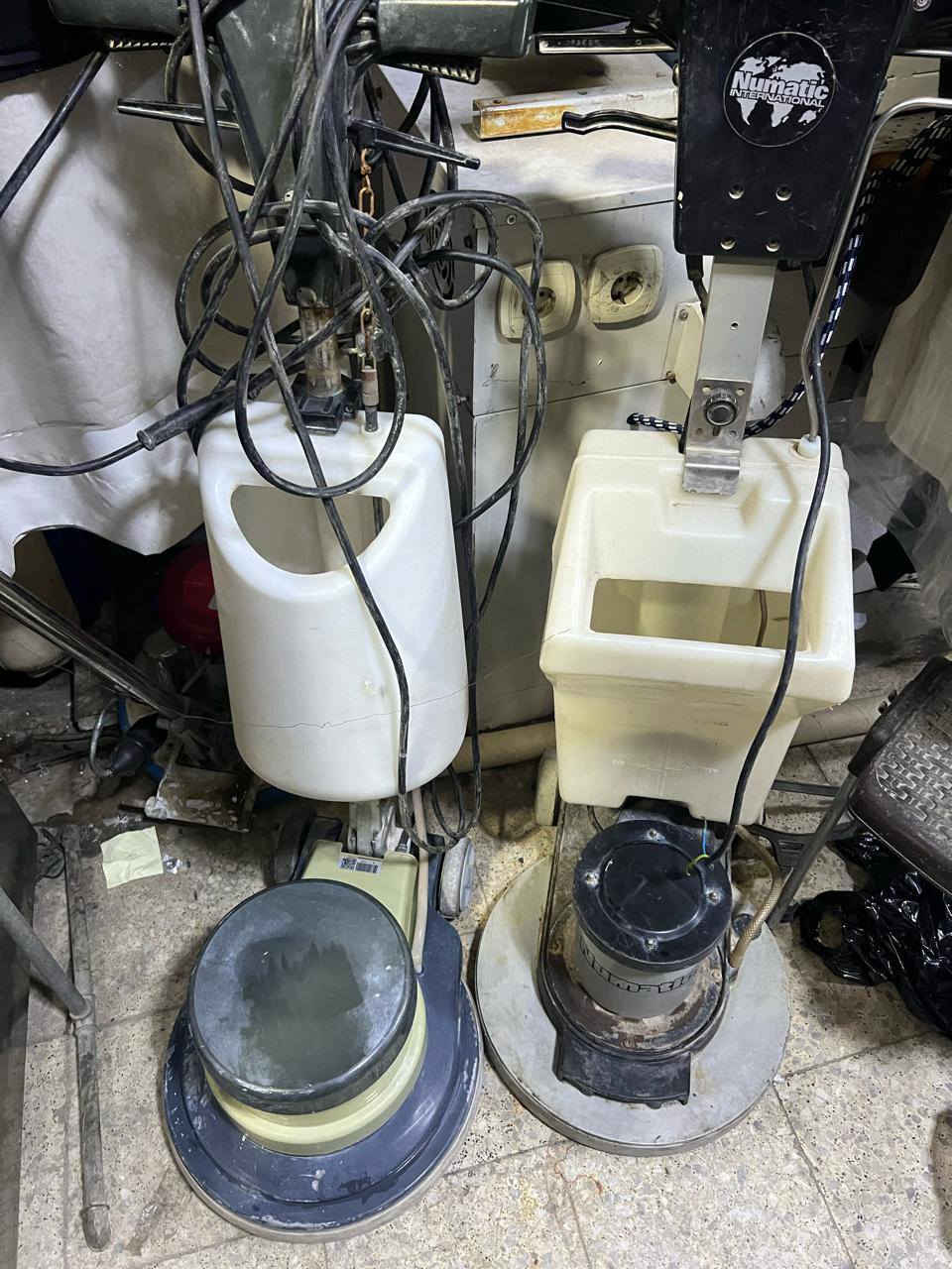 يتوفر انواع الجلايات لغسيل السجاد للاستفسار مراسلة الصفحه او الاتصال
***********
