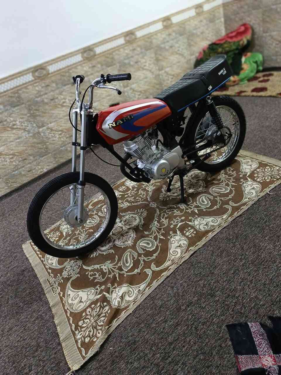 سلام عليكم شباب دراجه اصولي للبيع تعمير صارله سبوع دراجه احله من صوره سعر 800 وبيها مجال حك جيه ونقصها بس راصطه مكاني نجف الخاص مفتوح وهاذ رقمي ***********
