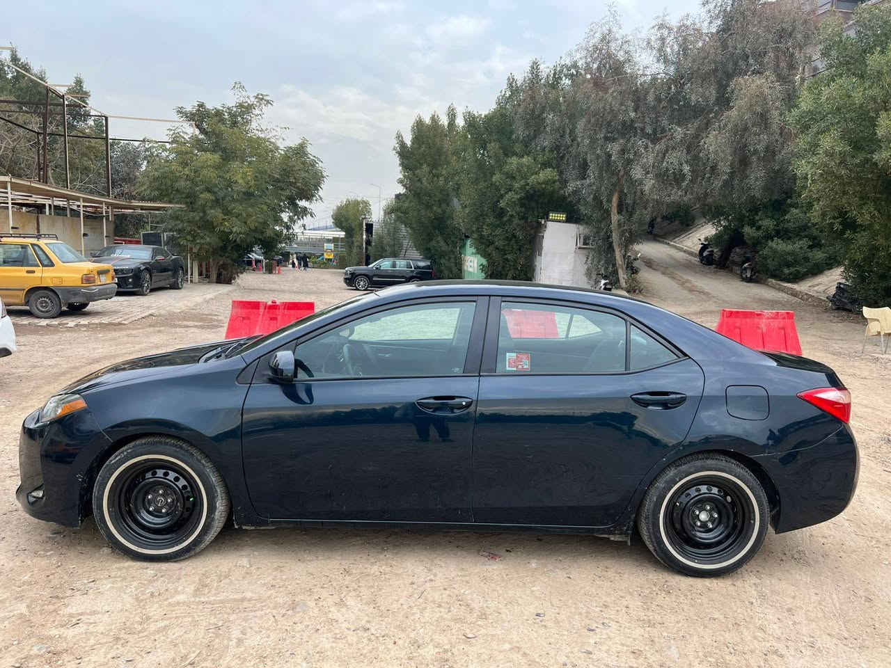 السلام عليكم
كورلا 2017 LE لون حبري كير مكينه مكفول رقم سليمانيه 
رقم سنويه هزه كله جديد
مواصفات 
شاشه حجم كبير 
كامره خلفيه
زنون عالي ناصي 
محرك وكير شرط 
تبريد ثلج 
نظام سبورت
تبريد بيانو
حادث السياره جاملغ وبنيد 
وبارد بجامغ الخلفي  
مكاني بغداد شهداء السيديه
السعر ١١٥ وبيهه مجال
***********
