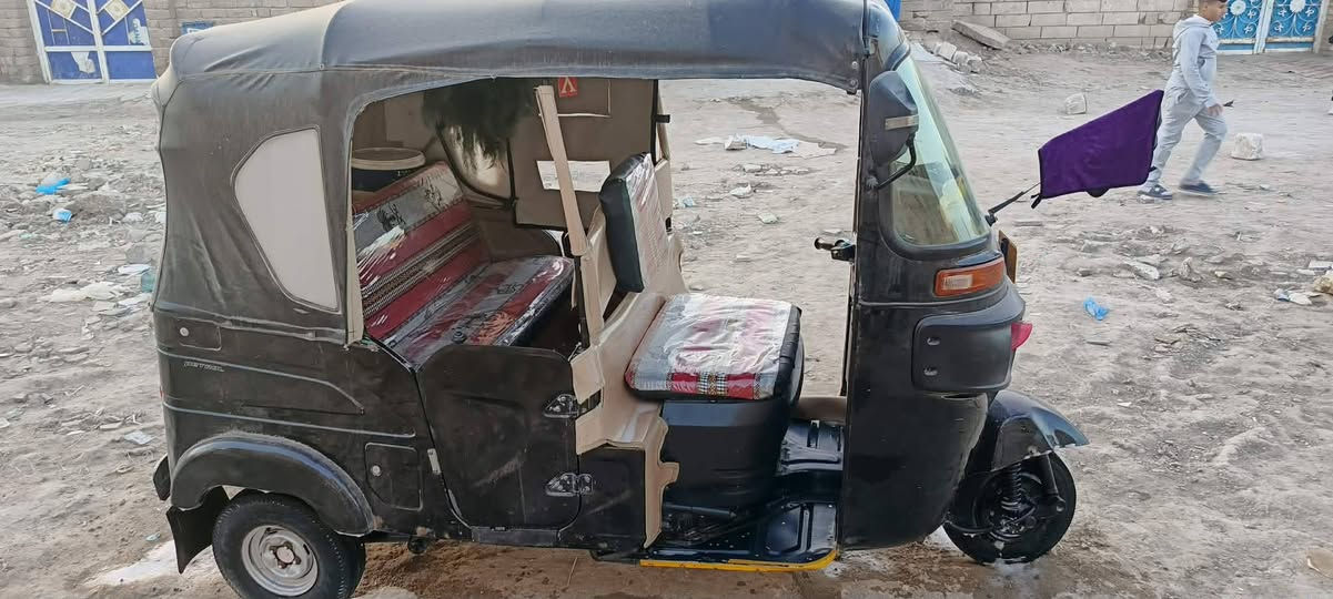 سلام عليكم تكتك للبيع موديل 22/8
كفاله عامه كشر ومكينه دشمه جديده سفريات 14اصلي 
تخم تأير جديد مرقم بسمي عنواني ناصريه مركز 
***********
