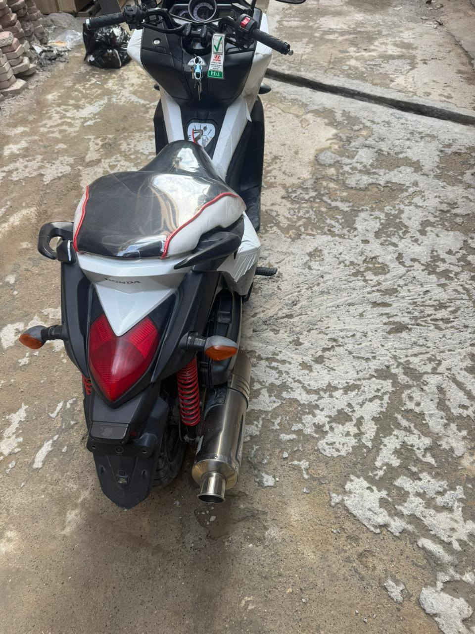 سلام عليكم  دراجه
فاز 2016  ياباني نوزل  كفاله
عامه   مكينه سبانه ما مدوده عليه
جيب اي فيتر وتعال  بيه  3 انضمه اوتو وكير وسبورت
داجه 16  وبيه مجال حك الجيه
 رقمي ***********
