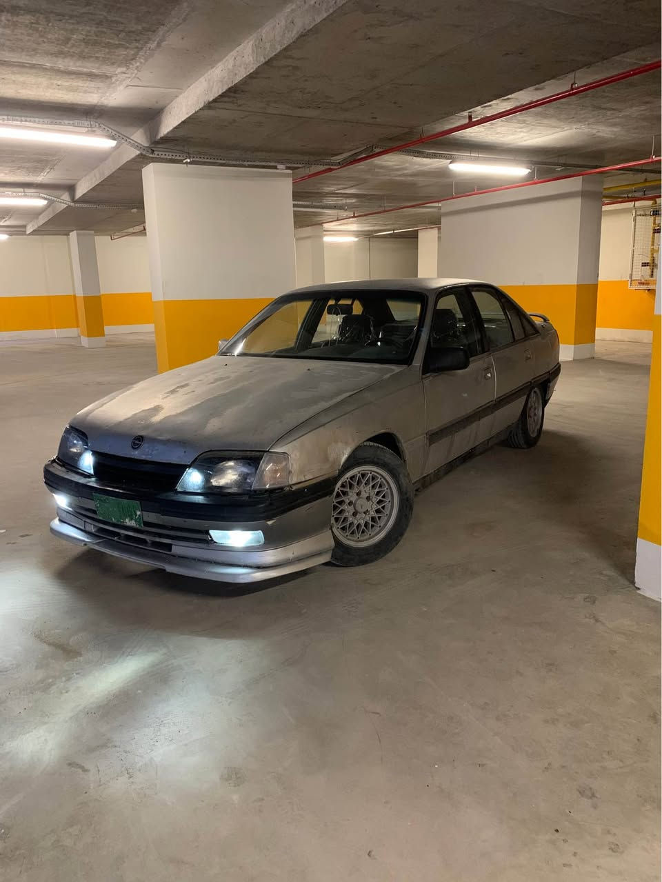 ئۆپڵ ئۆمێگا بۆ فرۆشتن
مۆدێل ١٩٩١ مەکینە ٢٠ ی تۆماتیکە مەکینە و تەقەو رەقەی بە شەرتە
سەنەوی واجهەی ئەسڵی سێ ختمی لەگەڵە  بە شەرتی ئەوەلیات و حاسیبە غەڕامە 
سحری ١٨ وەرەقە
*********** أربيل, العراق
