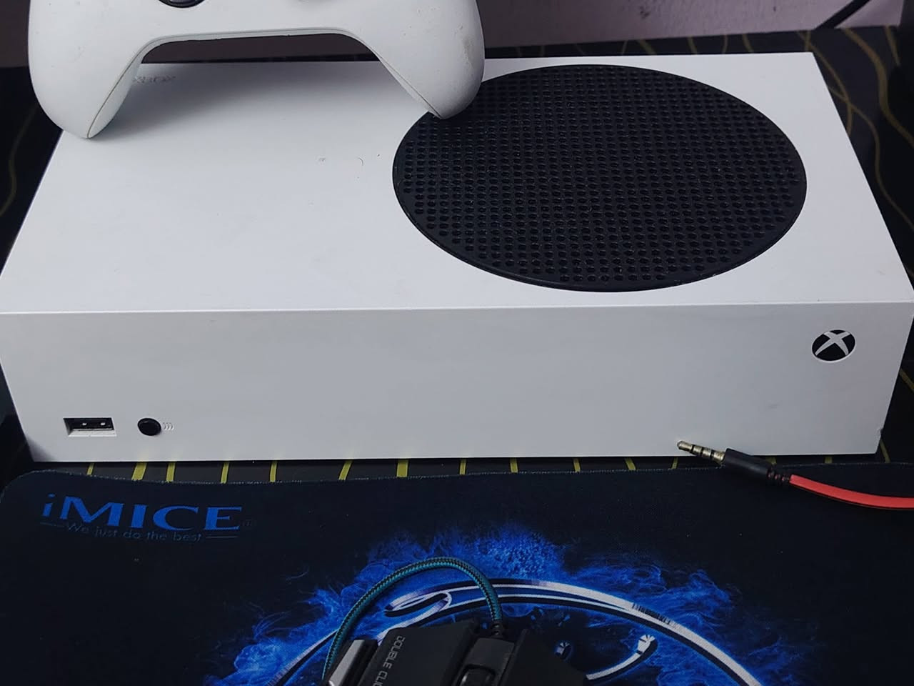 السلام عليكم جهاز أكس بوكس سيريس أس للبيع
الجهاز: Xbox serious S 
الذاكرة:  512 كيكا بايت
شاشة:  MIS PRO MP251L E2FHD 120Hz 1Ms
يوبي أس:  UBS 850VA 
مع بكج:  سماعة محيطية + ماوس + كيبورد
التحكم:  جوستك واحد اصلي الخاص بالجهاز
العاب الحساب: fc26-cod6
السعر: 500
*********** واتساب
