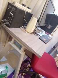 ميز مكتبي • كرسي دوار • جديد استعمال شهر