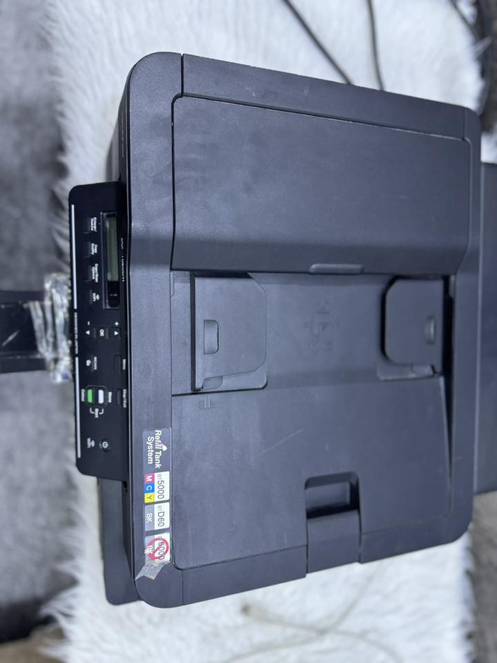 السلام عليكم طابعة برذر 8200   للبيع افضل النوعيات ملون وكل المواصفات بيه نقص مابيه كارتون بعده 
للاتصال ***********
او علق واراسلك
