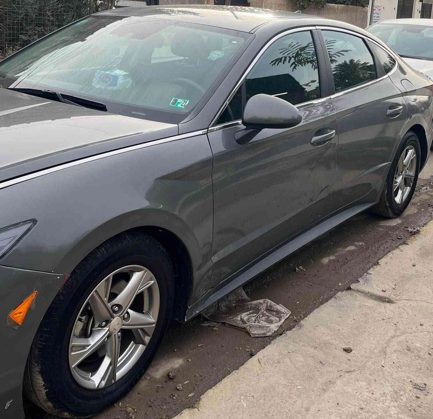 سيارة سوناتا se موديل 2021 ماشية 64 الف ميل رقم اربيل لون سمنتي محرك 2500 رايديها ب 165 ورقة مكانها بغداد الدورة - باسمي 
للاستفسار : *********** بغداد, العراق
