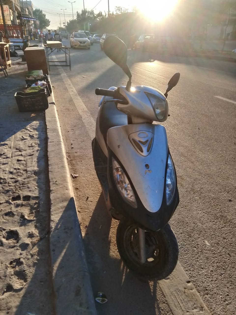 سلام عليكم دراجه نضيفه حيل بس وصخه ماخاسله دراجه كامكو
مكينه خير من الله متواسي عل بيعه 
دراجه كامله  500 بيه مجال بكان بغداد الحرية  
***********
