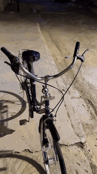 بناتي حجم 27 مال حاويه
لون مميز
كير وحساس 
مناقصه شي بس سيم كير وسيم بريك خلفي ثنينهن بلف والويل الخلفي يرادله سيامه
 
سعر 85 المكان غزاليه
خاص موجود و واتساب هم ***********
