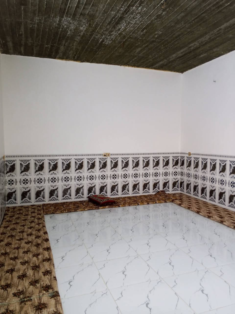 دار للبيع 200متر العنوان صلاح الدين تكريت حي الفرسان السعر اتصل على رقم ***********
