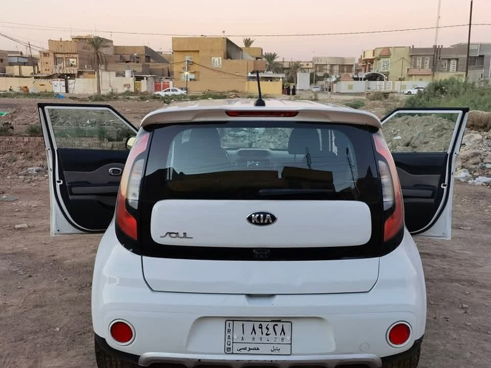 للبيع صول 2017 مواصفات عاديه شاشه وسويج دشبول لونين صور الحادث مرفق بلمنشور بدون دواخل لا شاصي ولا لغد 
الرقم انكليزي بابل 
سنويه لل30 
كير مكينه تبريد مكفول 
بدون نقص السياره  
سنوية باسمي تحويل ثاني يوم 
للاتصال ***********
مكان السياره بابل الحلة
