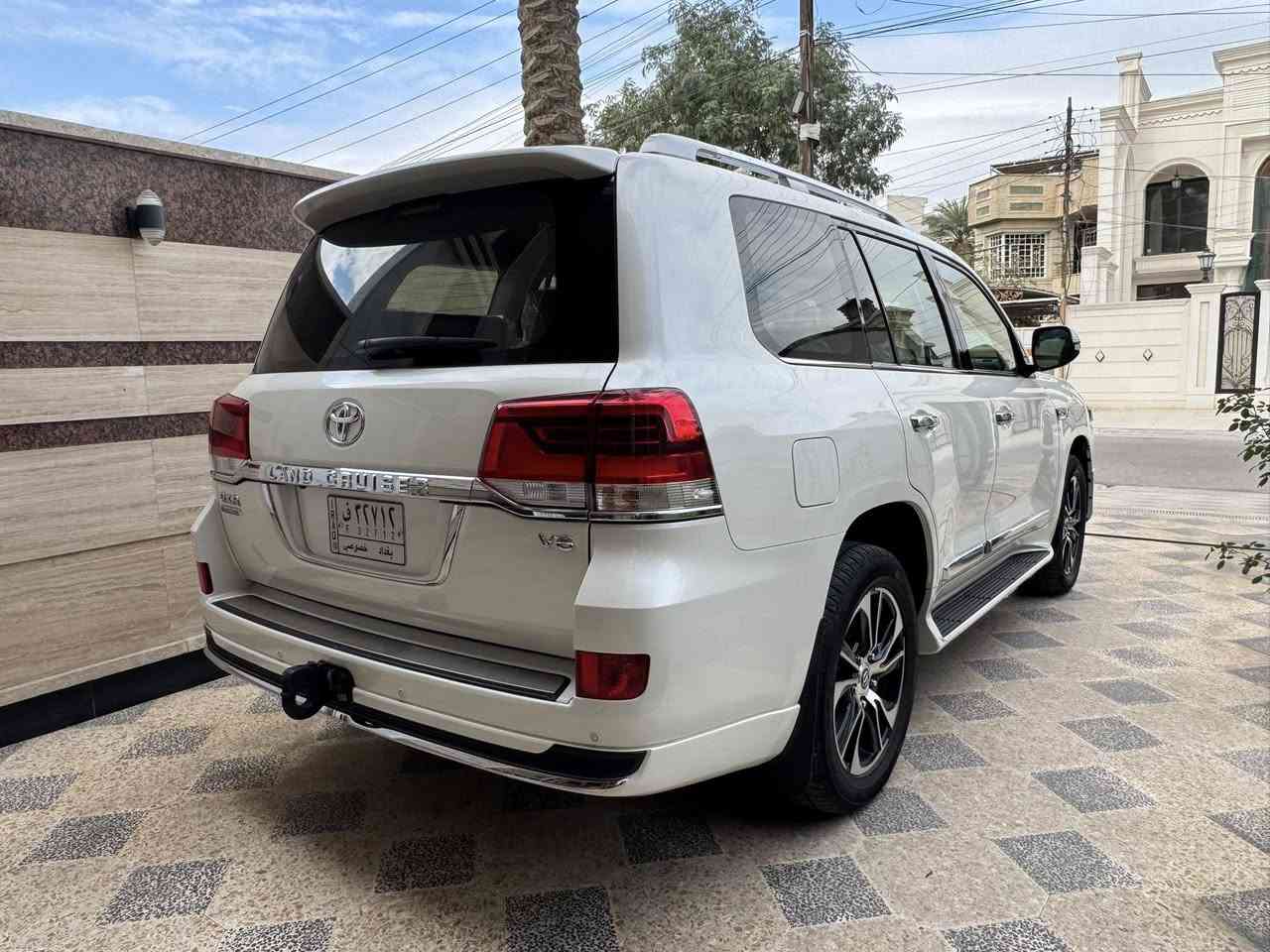 السلام عليكم
لاندكروز 2021 داخل قرميدي فول الفول
كفاله عامه ماشيه 83 كم محرك 6 سلندر
سياره جديده وجاهزه من كلشي
العنوان بغداد السيديه
السعر 555$
للاستفسار ***********
