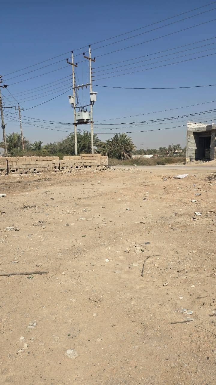 قطعه أرض المساحة 200م طابو ملك زراعي عراقي تحويل سهم بل طابو وجها 10م نزال  20م عرض شارع 10متر تبليط جميع الخدمات متوفره ماء كهرباء مدارس جوارين ذهب ابو الخصيب القدامه العنوان بصره آبي الخصيب جيكور شارع سيد كاظم السعر 45مليون الاستفسار اتصل ***********
