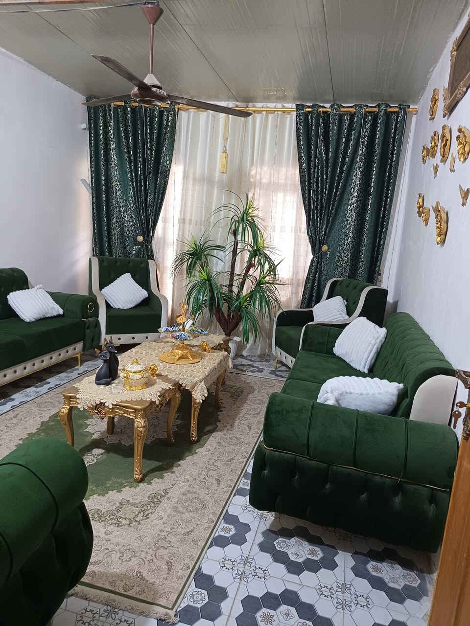 السلام عليكم دار للبيع البناء جديد العنوان محموديه ابو شمع قريب على شارع العام المساحه 100متر السعر 27وبي مجال الاستفسار عله الرقم ***********
