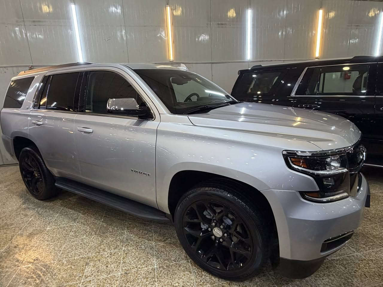 تاهو2017 Lt ١قطعا سبخ بعد مكفوله كفاله عامه من الزلغ والصبغ والتبديل السياره بدي ودواخل ع حالة الوكاله جديده بمعنى الكلمه بدون زلوغ بدون خدوش للاخير مكينه وكير بالشرط رقم اربيل باسمي هزه جديده سنويه مجدده لل ٢٠٣١ 
السعر315مجال مكان السياره اربيل
للاستفسار***********
