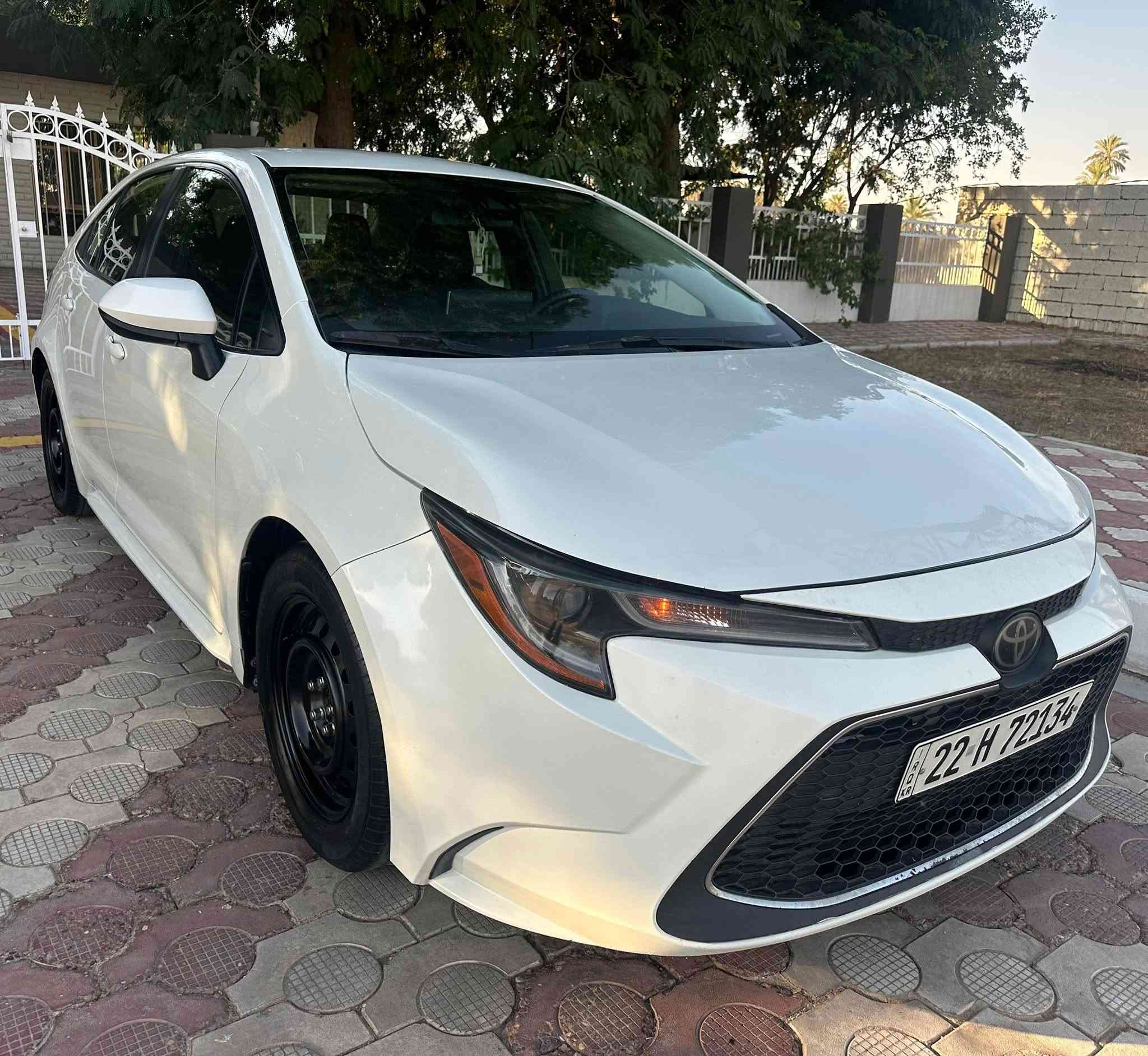 للبيع كورلا LE کلين بدون صبغ
السعر 139 بيها مجال بسيط 
***********
موديل 2020 
تثبيت سرعه 
بصمه تشغيل 
تثبيت سرعه 
كاميرا خلفي 
تبريد ثلج 
ماشيه 107 مايل 
تشغيل عن بعد 
بصمة ابواب +صندوق 
رادار 
تايرات وياله جديد 
كير محرك بشرط 
سونار بلمنشور 
بدون صبغ كفاله عامه 
بس بيهه شبر بلبونيد بارد 
السياره جاهزه 
سنويه ورقم جديد تحويل ثاني يوم 
مكان السياره ديالى خانقين
