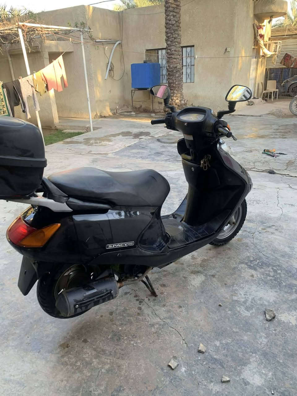 سلام عليكم دراجه سبيسي   كهربائيه سلف كلها شغاله مجفته عنواني بغداد قرب مجسر الشعله سعر ٥٠٠ وبيها مجال حك الجيه  
رقم الهاتف ‏‪***********‬‏ بي وتساب
