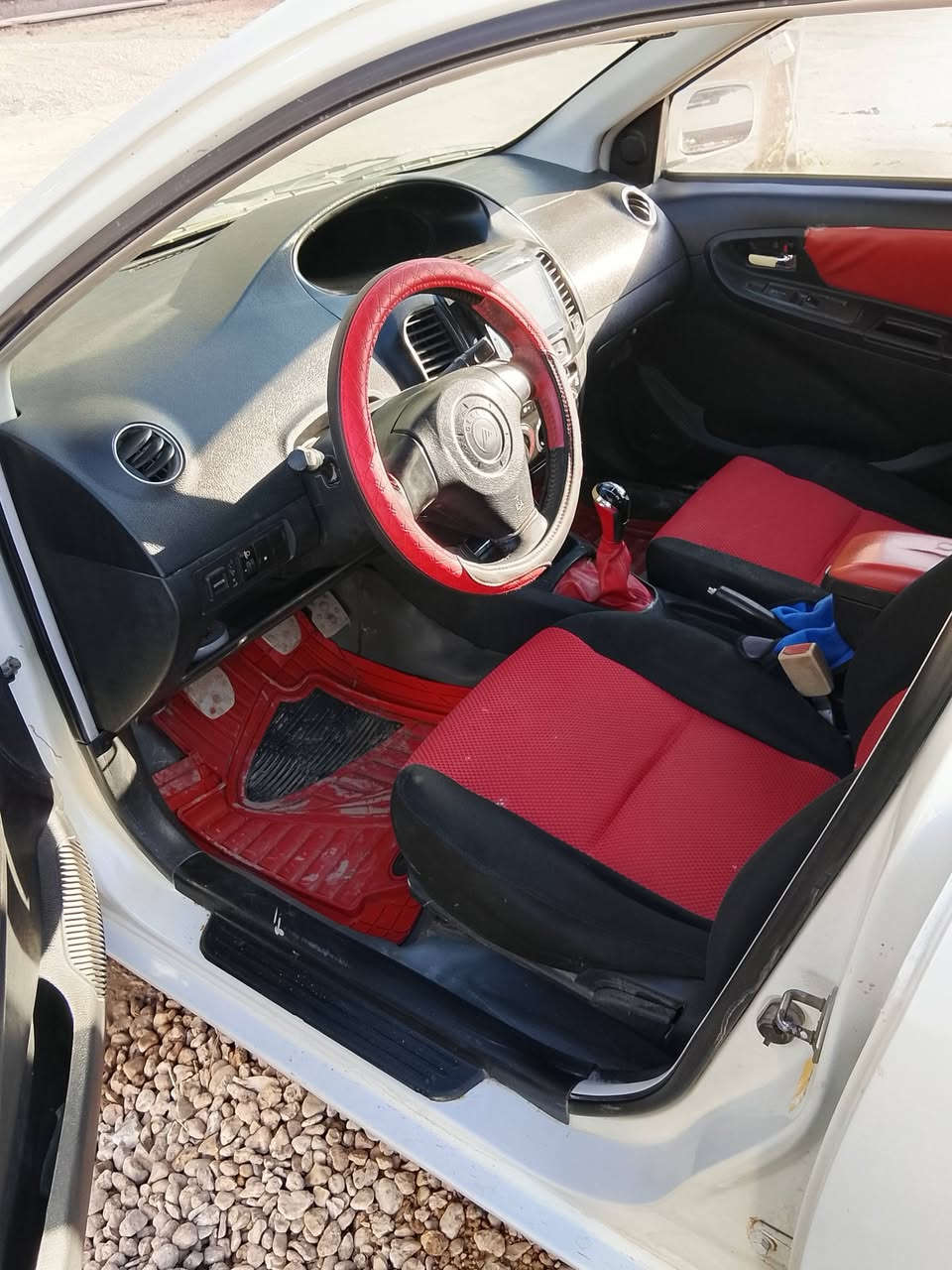 السلام عليك ام كي كروز مكفوله موديل 2013رقم بابل دولي جاهزه محرك كير تبريد تدفئه تخم  تاير غرفه جديده مكاني بابل مركز السعر ٤٢الاتصال ***********
