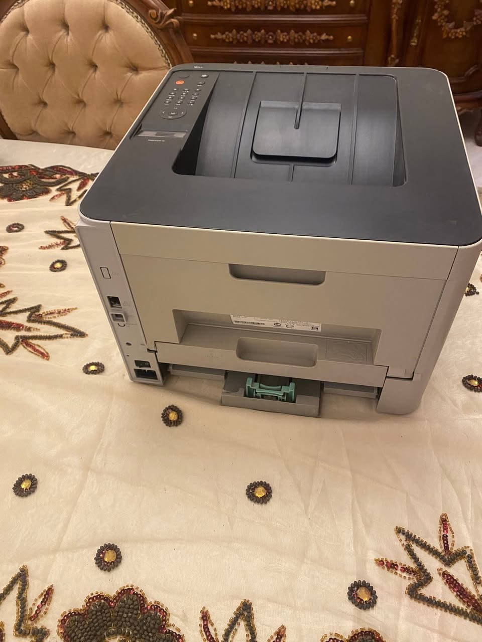 للبيع طابعة كسر زيرو حرفيا بدون خربوش وبدون اي اعطال الغنية عن التعريف printer سامسونج -3820-4020 nd نتورك دوبليكس حرفيا كالجديدة تماما لطابعة المذكرات وجميع الاعمال المكتبية حبر بودرة ليزر جيت ابيض واسود طباعة مباشر من الموبيل بدون وصلات وطباعة اوتوماتك واجهين بسرعة ٣٨ ورقة بالدقيقة - الطابعة بها شاشة لسهولة الاستخدام - حبارة متوفرة تملي ب ٢٠٠ ج تكفي ٩٠٠٠ ورقة 
فيها درجين يشيلوا ٥٠٠ ورقة 
تطبع usb من اللاب او الكمبيوتر وتطبع من الموبيل من غير اي وصلات 
بجميع وصلاتها الاصلية - البيع لعدم الاحتياج الحالي 
طابعت عدد قليل جدا جدا كسر زيرو- حبارة جديدة كاملة اصلية
المكان الرحاب 
السعر ٣٣٠٠ ج
للتواصل 01022698859


**إذا كنت صاحب هذا الإعلان وتريد حذفه لأي سبب، رجاءا أرسل رسالة إلى الدعم الفني**