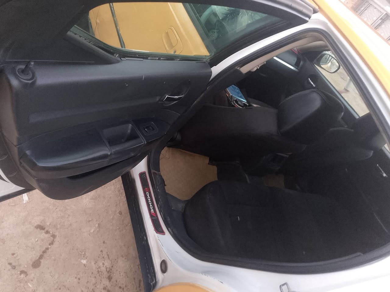 سلام عليكم جانجر بوليس اصل كير تعليك موديل 2009 مكينه وكير وحداديه اماميه  وعربانه خلفيه صارلهن اسبوع من شادهن تخم تاير منضومه تبريه كلهة جديده حادثه جوملغ امامي فقد مصفره هيئه وغرامات خطهة دوانيه اعماره السعر 100 وبيهة مجال لاتصال علئ رقم 📱 *********** واتساب موجود
