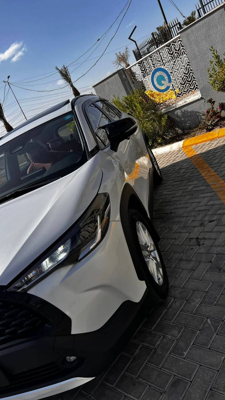 السلام عليكم 
تويوتا كورولا كروز 2025 
نظيفة جدآ اخت الزيرو ....
كفالة عامة من صبغ وتعديل وبارد 
ماشيه 9000 كيلو 
رادار أمامي
كامرات عدد 8 
حساسات اماميه وخلفيه 
تحكمات ستيرن جهتين 
كشنات جلد ... سلايد روف 
محرك 2000 ..... شحن ذاتي 
بصمه + دخول ذكي 
هاند بريك بصمه + اوتو هولد 
شاشة كار بلي 
جنطه بصمه جكات بلاديه 
لايتات زنون أصلي عال ناصي 

السعر المطلوب 28 مليون دينار للاستفسار الاتصال *********** وأتشرف بالأتصال
