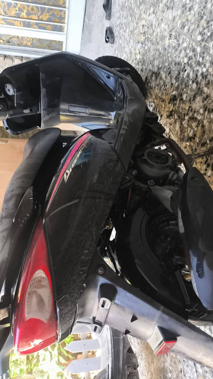 السلام عليكم دراجه بريز للبيع مال رمبه منزلهه ع ايدي مابيهه نواقص بسيطه كلش دراجه مكبنتهه خير من الله مامفتوحه بلاديه السعر ٥٥٠  العنوان بغداد مدينه الصدر *********** واتساب
