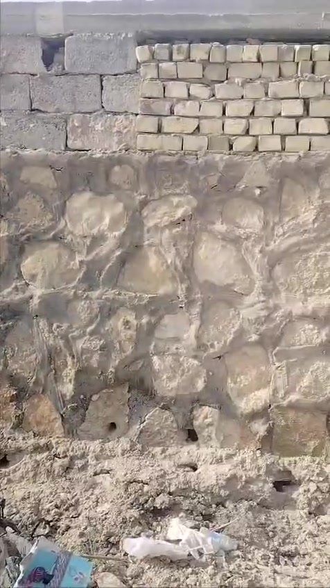 نصف قطعة للبيع المساحة  ١٢٠متر الواجهه 5ونص  والنزال ٢٢ العنوان حي ذويب الشارع الرئيسي ضمن السياج الحجر للاستفسار  ... ***********
