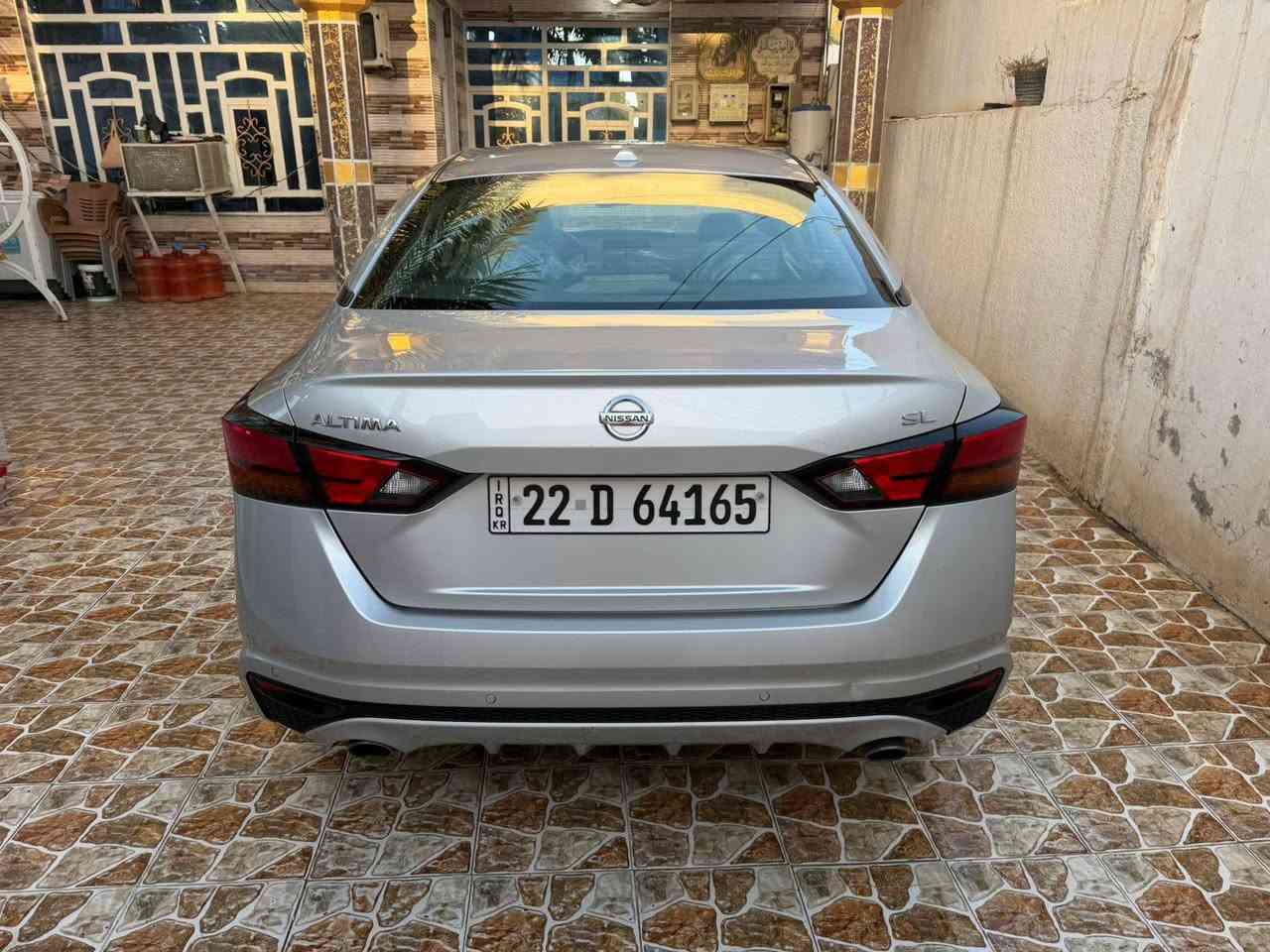 السلام عليكم للبيع نيسان التيما موديل 2020 فئة SL الفول مواصفات 1/1 محرك 2500 ٍكفاله رقم أربيل دولي بسمي ضرار جامرلغ بدون ايرباك وقطعتين رش اثر شخط كهربائيات كلها شغاله تبريد تدفئة شغالات  (ماشيه 110كم)بعدها بوضع الشركه كتلوكات الشركه موجوده بيها سيارا جديده بمعنى الكلمه سيارا جاهزا برغي متخلي عليها السعر 133 وبيها مجال العنوان ديالى رقم الهاتف ***********
