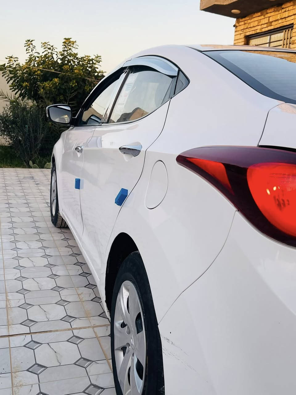 سلام عليكم النتره 2016 
خليجي بيه بنيد وجاملغ ورشات صبغ
مكينه 1800 ما مفتوحه شرط 
كير تخم تاير جديد 
رقم مثني بسمي مداور ثاني يوم 
دواخل الونين تحكم ستيرن جهتين 
شاشه كامره وداره الايت زنون 
السعر 118 
مكان سياره ناصريه 
الاستفسارات ***********
