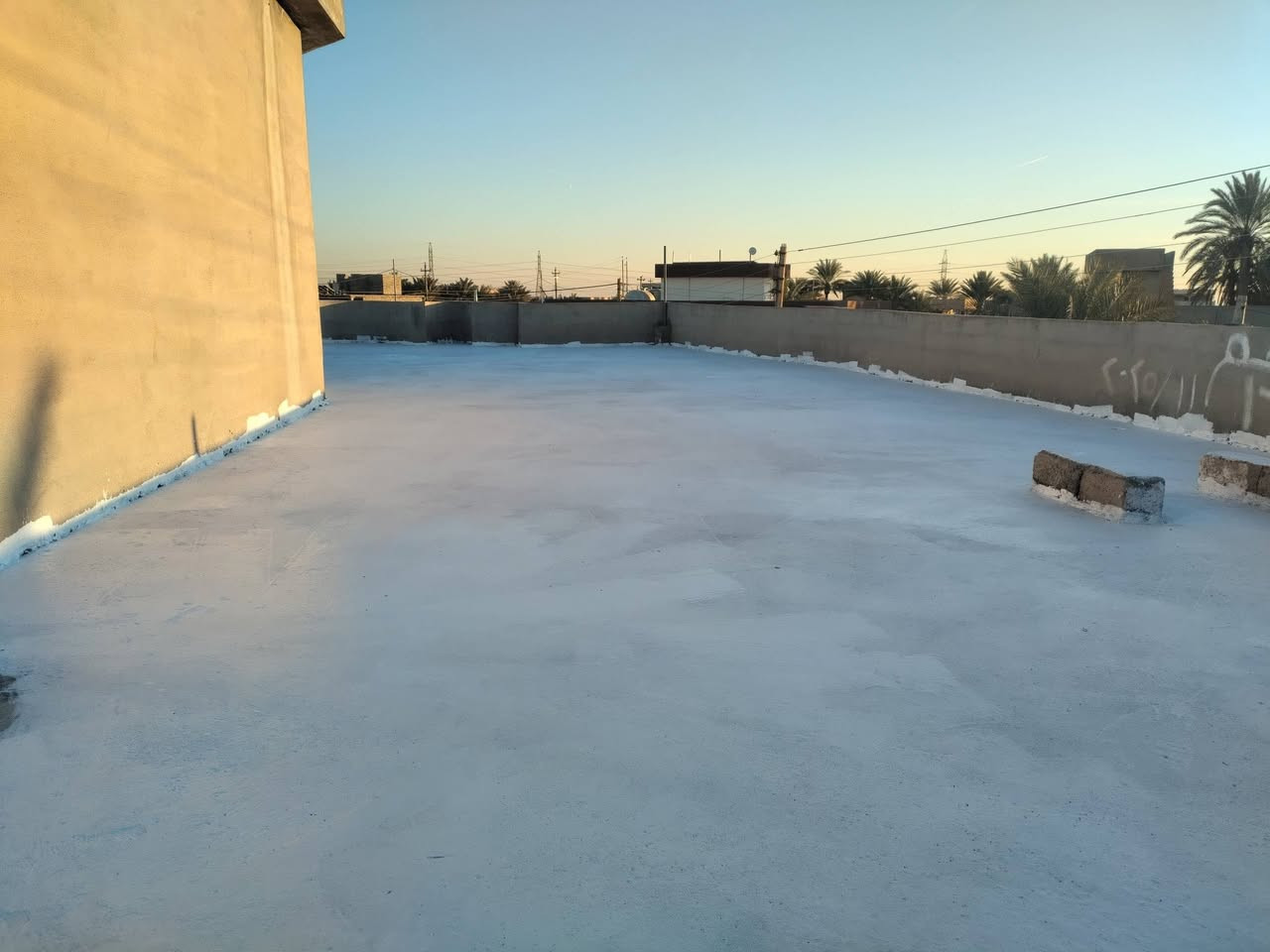 السلام عليكم يوجد كادر صبغ مانع رطوبة شغل درجة اولى بسعر مناسب اي استفسار اتصل على رقم ***********
