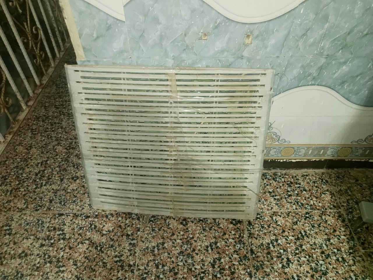 السلام عليكم مبرده شغاله كلشي مابيه عوزه بس ليف 
سعر ٥٠ وبيه مجال 
***********وتساب
