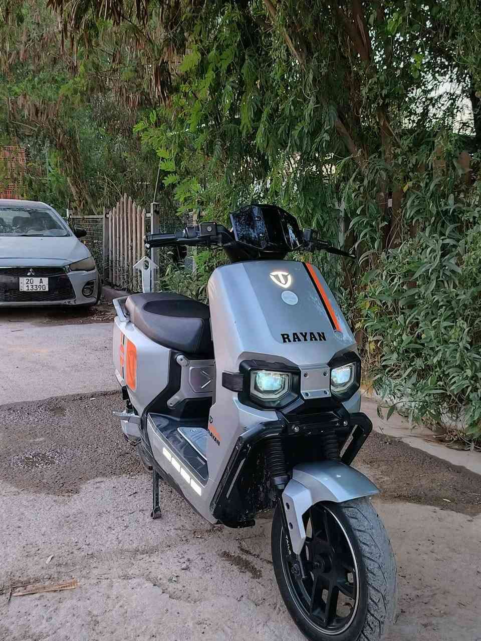 السلام عليكم دراجه شحن للبيع
نوع ريان وحش الكون 
بيه 6بطريات مسطره سعر 850 وبيه 
مجال حك اجيه مكان بغداد رقم توصل 
***********
