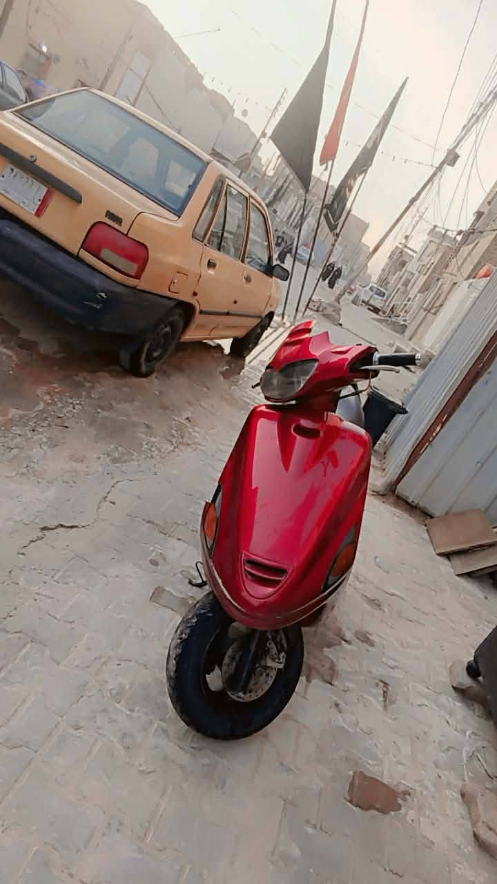 فراشة للبيع فحل شغاله كامله 300وبيه مجال ***********
