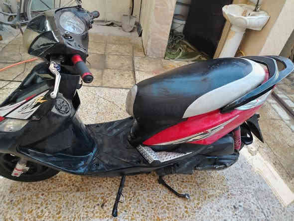 دارجه ماكس
كابريتر. مكينه بلاديه ممفتوحه
مبدل بس ولفات 
باتري جديد
دراجه نكره سلف
مكاني غزاليه بغداد
550الف
***********
