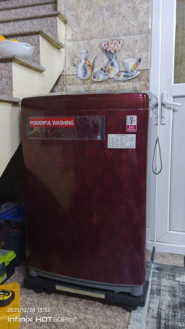 سلام عليكم غساله ماركه LG ضمان 10سنوات 18كيلو غسل تنشيف جميع الميزات بيه مي بارد حار غسل مفرشات صار 5اشهر بعده جديده هي موضح بالفديو شغله نضام تنبيه حساس لون مميز للبيع سعر250وبيه مجال عنوان بغداد الدوره حي اسيا ***********
