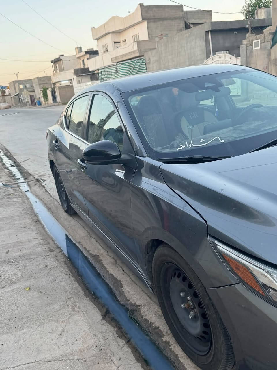 سلام عليكم نيسان سنترا 2020 فئه SR بيه چامرلغ السكن والدوسه  شويه اكو صوت بل محرك   ***********

