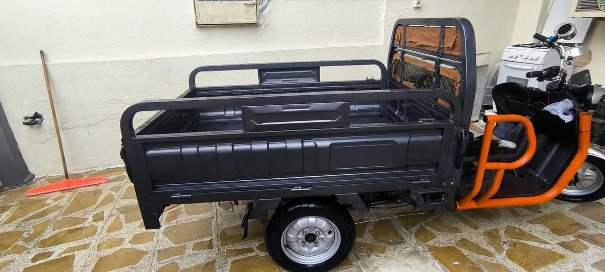 ستوتة شحن للبيع 6باتريات  كل باتري 58امبير الدبل
السعر مليون المكان موصل حي سومر 
للاتصال،***********
