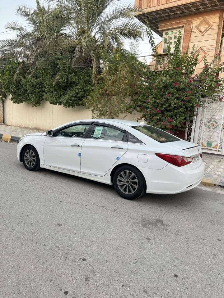 سلام عليكم سياره سوناته امريكي موديل ١١ رقم واسط مشروع وطني سنويه  لل ٢٩     محرك ٢٤٠٠ كير ومكنيه مكفولات حداديه صدر تبريد كهربائيات كلها شغاله  دواخل عسلي نضيفه كلش سياره واردها جاملغ  وبنيد بدون ضرر داخلي صبغ فقط وباب سايق كلير ماشيه ١٨٠ حقيقه جاهزه للاخير السعر ٨٧ $ العنوان واسط  للاتصال والاستفسار  ***********
