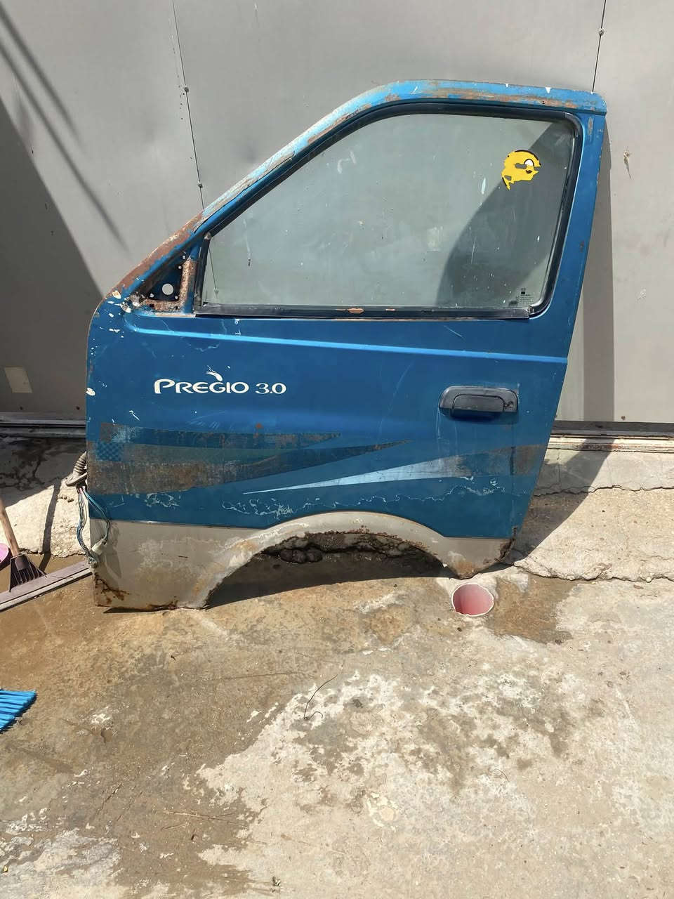 السلام عليكم باب بريجو فيروزي بلادي جهت السايق  عايزه بس بطانه مكانه بابل حله الستفسار ***********
