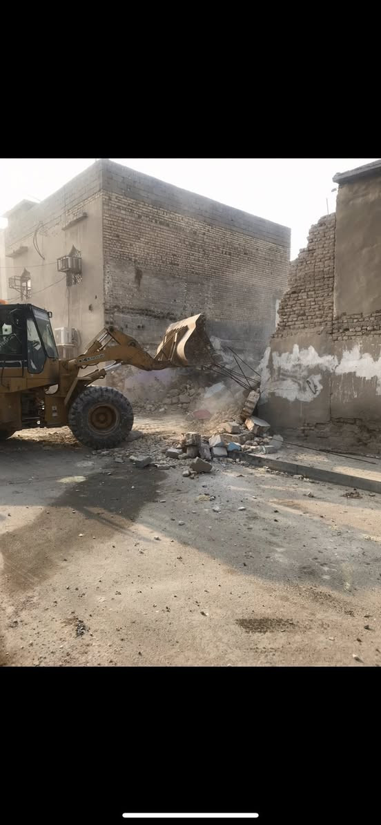 اليوم وبفضل الله 
تم هدم بيت بمساحة 150م في خمسة ميل وتم نقل الأنقاض وقلع القطعه ودفنها بالسبيس والأسمنت وحدلها طبقتين للأستفسار *********** أو  ***********
