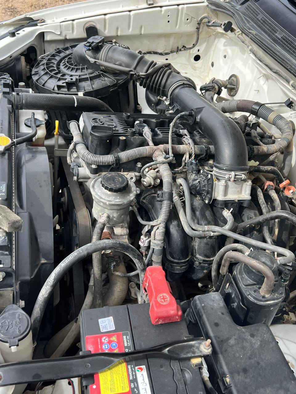 السلام عليكم للبيع هايلوكس 2014 رقم واسط سيارة جديده حيل ماشيه 130 حقيقي كير مكينه اكسل شرط برقي ممفتوح بيهن كشر كفاله عام ماعده اشويه بارد بين الجاملق والباب العبري ما مبينات كير اوتوماتيك 
مكان السياره واسط قضاء الموفقيه 
***********
