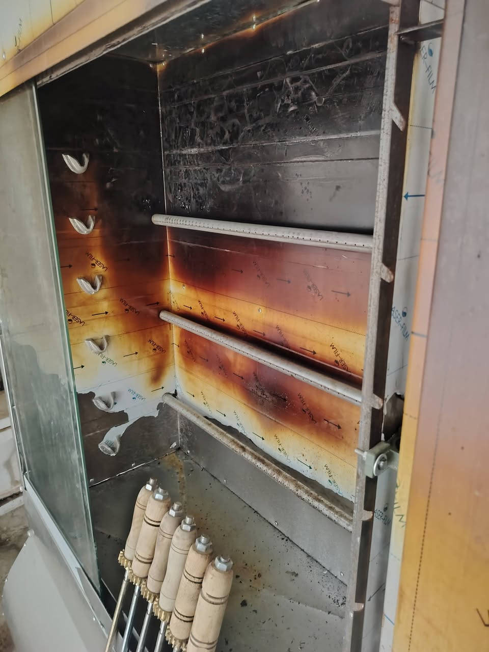 السلام عليكم شوايه للبيع مكاني بغداد الحسينيه ممستعمله بس مرتين  6شياش ونضافه موضحه بالفديو ***********
