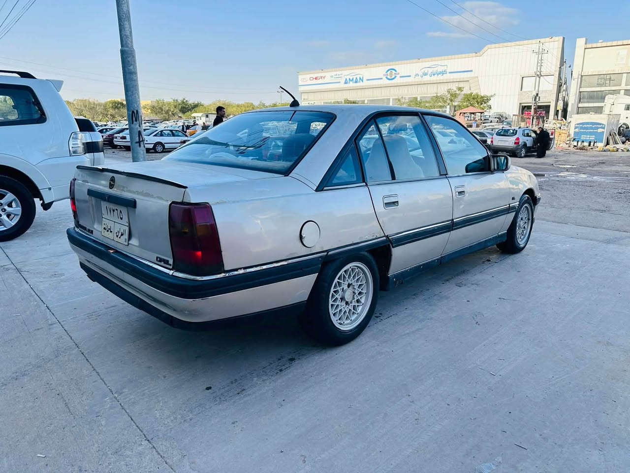 ئۆپل ئۆمیکا
مۆدێل1991
رەقەم  سلێمانی تا 2028تازەیە بە ناوی خۆمەوەیە
گێر و مەکینە و ئەکسل بەشەرت هەزار فیتەر
کارەبای گشتی مەزبوت
زەربەی نیە بێ بۆیاخە
4تایەی تازە
تەقەو رەقەی نیە 
سەیارەکە جاهیزە
سعري 29وەرەقە و مەجالێکی برایانە شوێن کەلار*********** كالار, السليمانية
