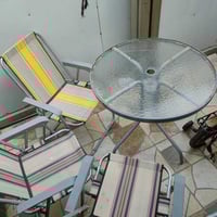 طاولة • نظيف • ثقيل