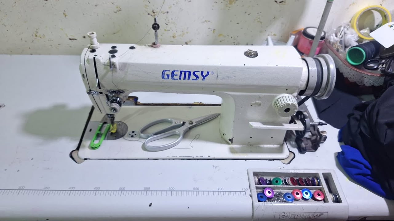 مكينة جمسي مابيها اي ضرر عنوان الدورة شارع ٦٠ الشراي يدخل ع هذا الرقم ***********
السعر ٢٢٥ وبيها مجال
