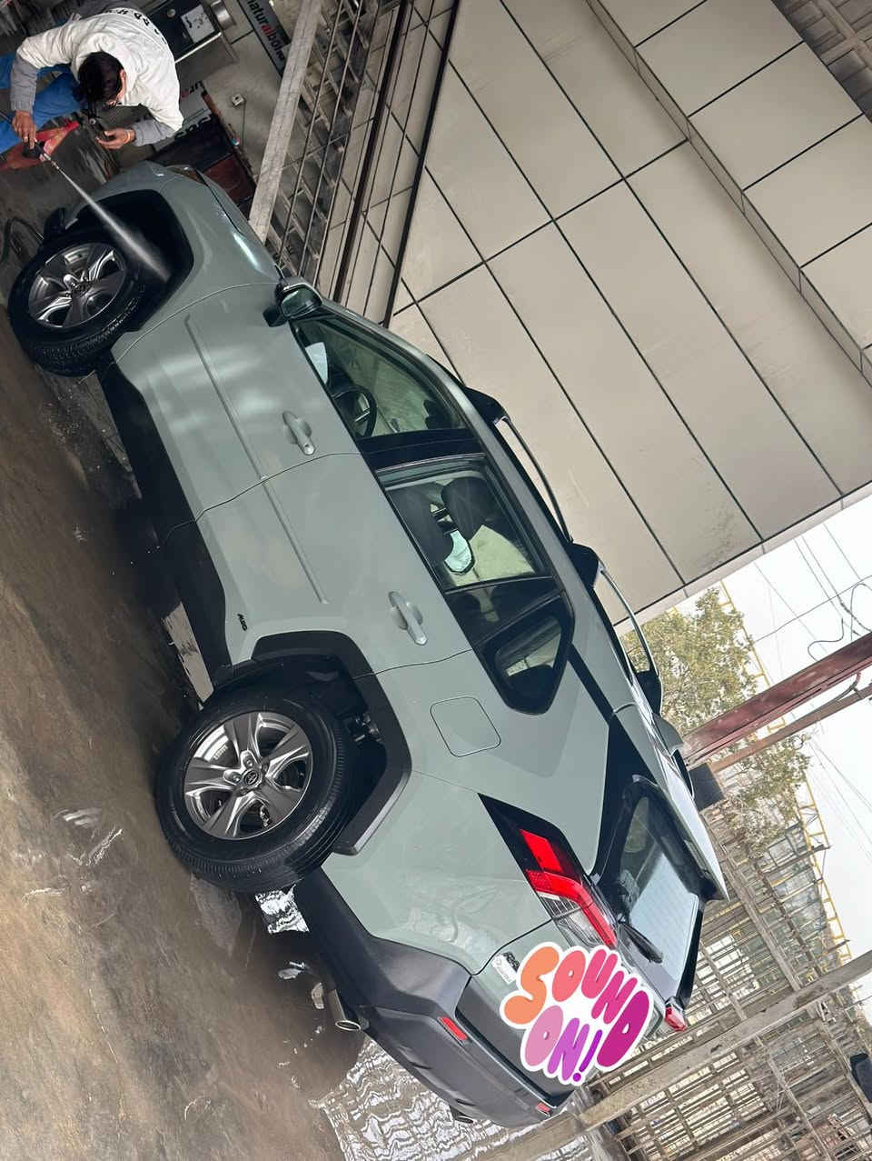 السلام عليكم
راف فور ٢٢ هايبرد للبيع ماشية ٣٤ الف بدون صبغ بدون تبديل بدون ايرباك سيارة كاملة وحلوة حادثها تبديل دعاميه امامية وسحب بالخشم فقط بيها سونار السيارة 

مكانها البلديات شارع المصرف      ***********
