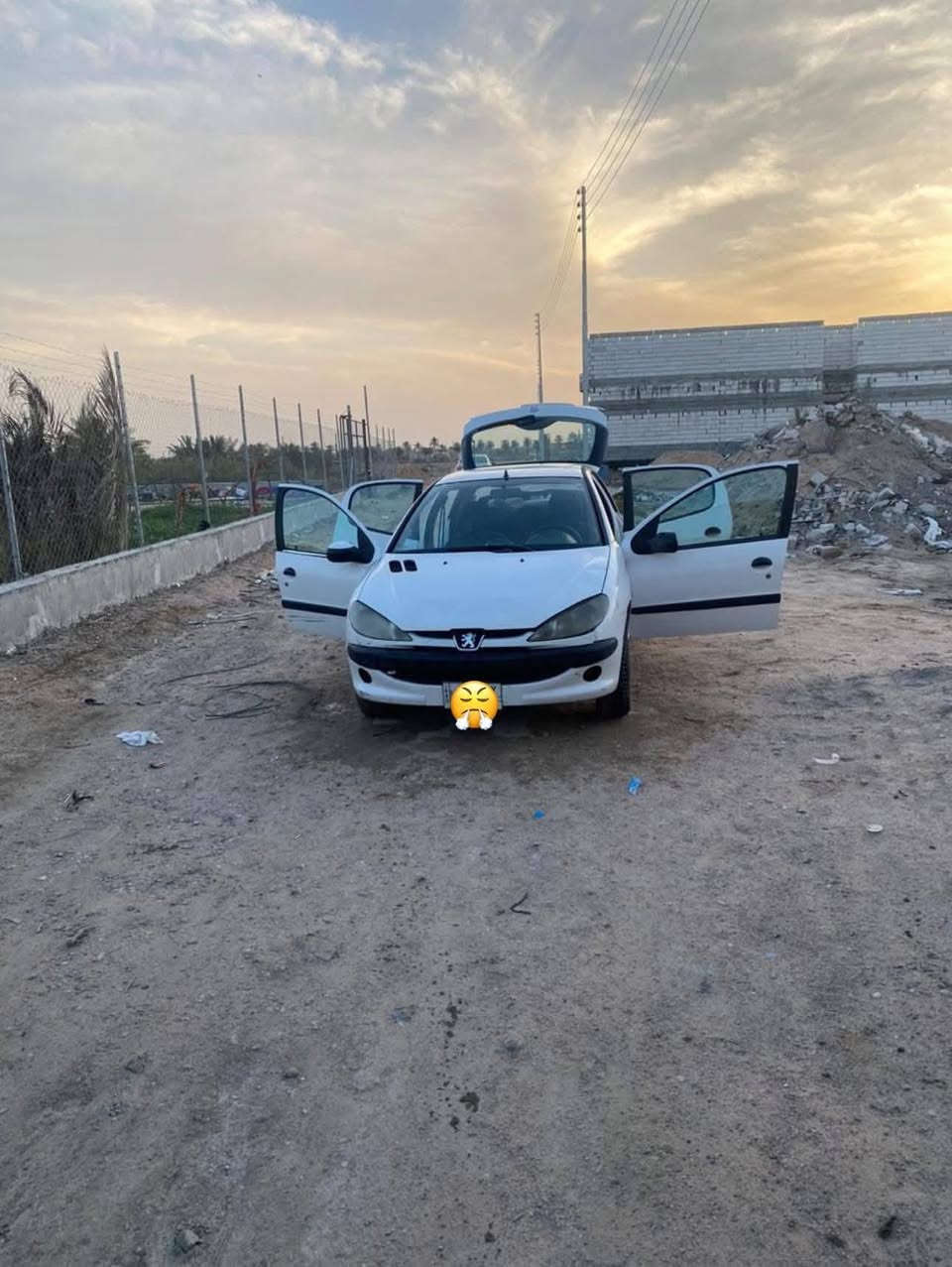 بيجو 206 فرنسي
مكفوله من الكص
السياره بيها كتاب مال مزاد وانا مختصر الموضوع ومتومها على اختها 
ابيع ادوات ادوات كوم حديد 
بس انطيك معاملة المزاد 
السياره جاهزه من مكينه وكير وحداده  كهربائيات ما ملعوب بيها كله ع البلاد السياره
غرفتها كلش جديده 
ترايك بيها ٢٠٠ 
السعر 28.وبيها مجال 
مكاني بصره 

***********
