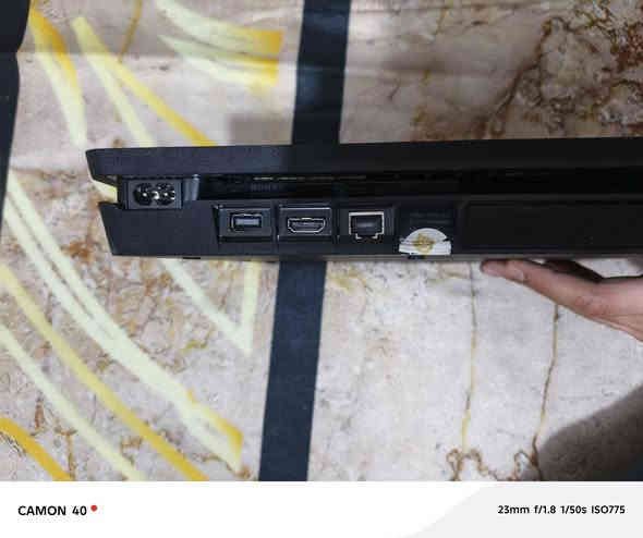 السلام عليكم ورحمة الله
بلي4 فات نظام 12 قابل للتهكير 👌نضافه ١٠٠  قليل الاستعمال
مع UPS نضافه ١٠٠ استعمال اقل من شهر مع 2 يدات جديدات اي خلل مابيهن 
مع اقراص مثل ما موضح بل صوره مافيا ثلاث اجزاء CALL of DUTY
السعر ( 270) وبي مجال مكاني بغداد 
***********
