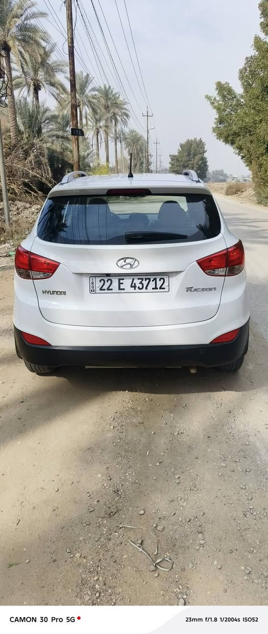 السلام عليكم توسان موديل 2013 خليجي نص فول تحكم ستيرن شاشة اربعة دسك خمسة ويل كب حساس خلفي اشاير بالمري السيارة بيه جاملغ امامي مبدل فقط مكفولة من الصبغ بيه بارد قليل مكينه كير حداديه تخم تاير تبريد كهربائيات كله جديد منظومه زنون كامله رقم وهزه جدليدل2030 باسمي تريد تحويل تريد وكاله السعر 130 مكان السيارة كربلاء مامتواجد عالفيس للاستفسار اتصل ***********
